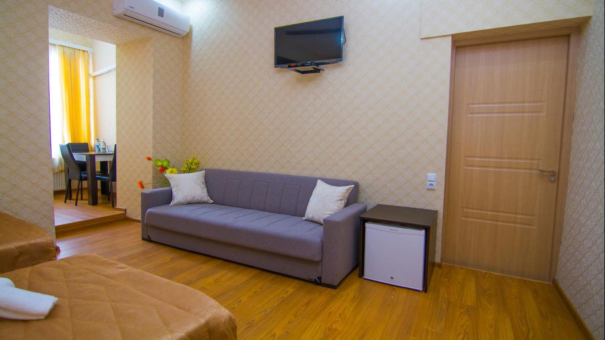 טביליסי Hotel Care Inn מראה חיצוני תמונה