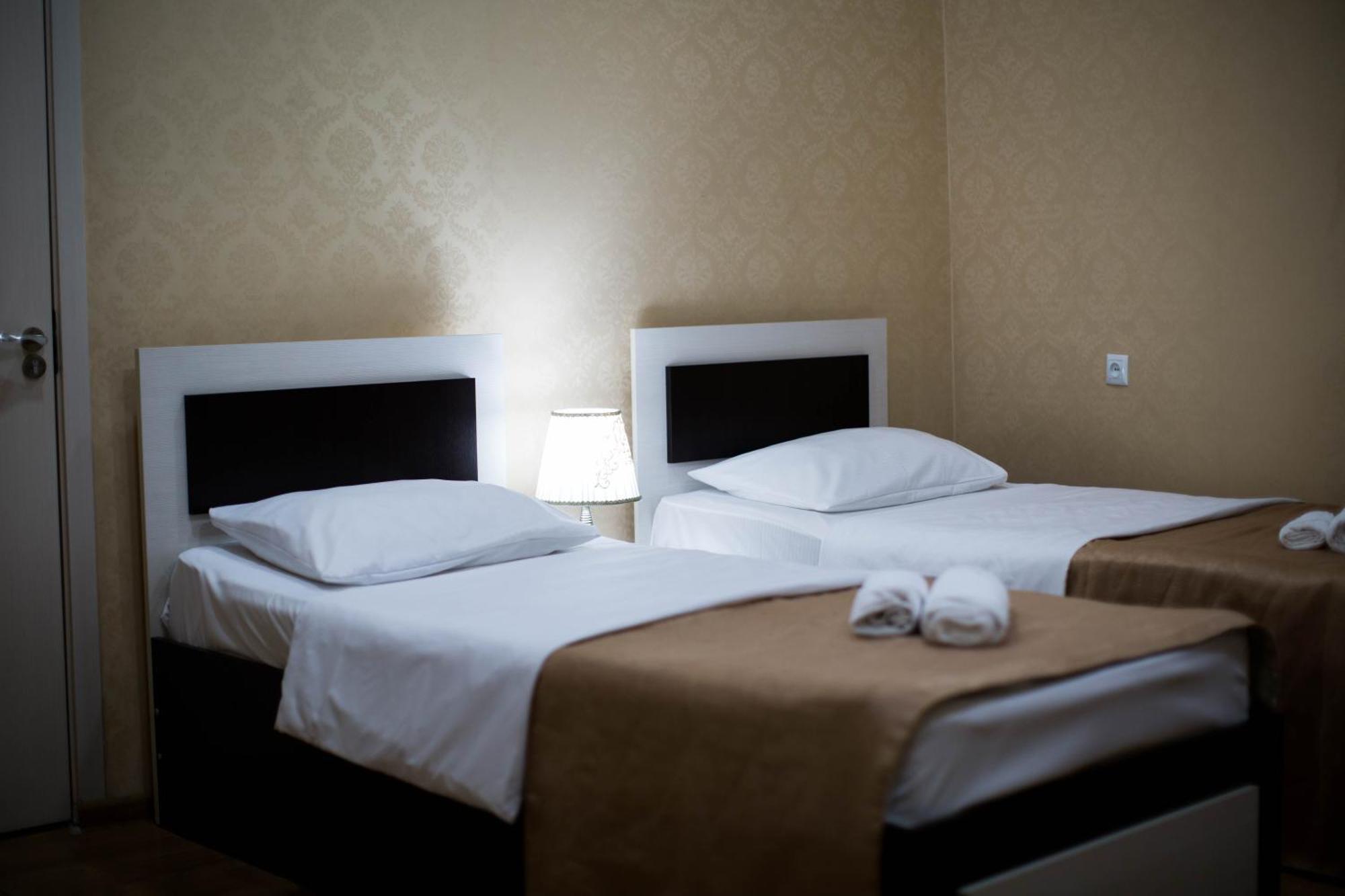 טביליסי Hotel Care Inn מראה חיצוני תמונה