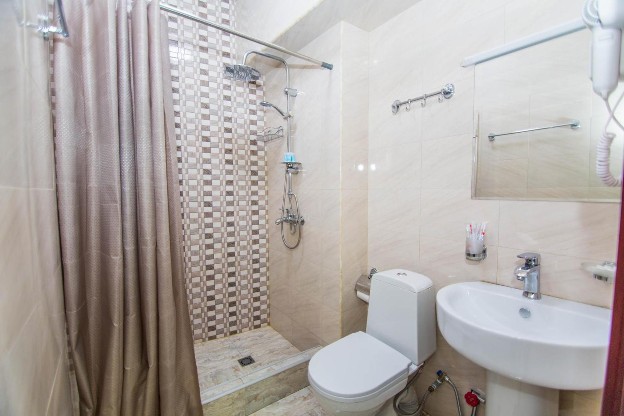 טביליסי Hotel Care Inn מראה חיצוני תמונה