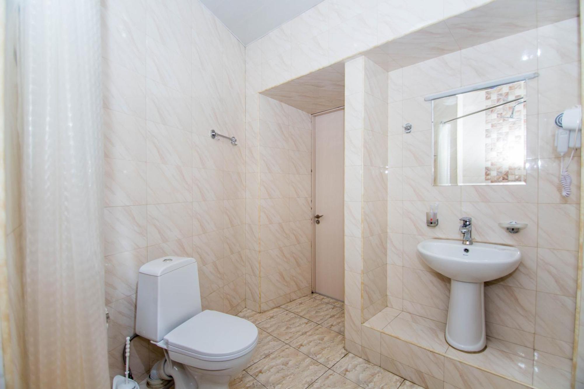 טביליסי Hotel Care Inn מראה חיצוני תמונה