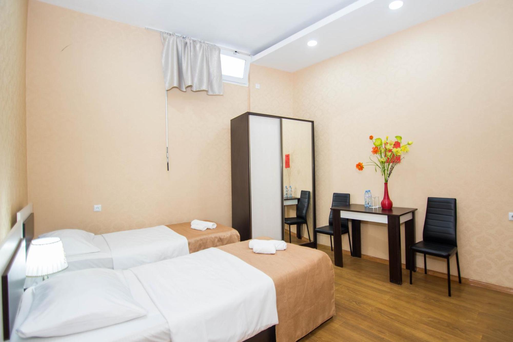 טביליסי Hotel Care Inn מראה חיצוני תמונה