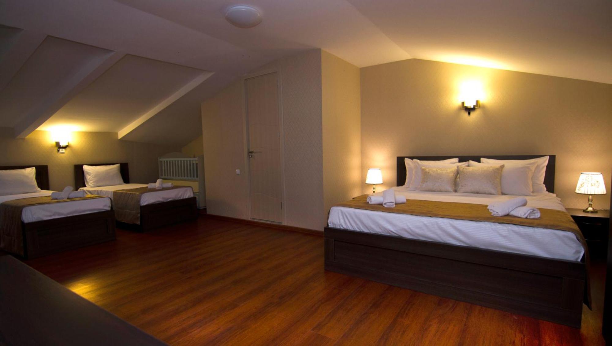 טביליסי Hotel Care Inn מראה חיצוני תמונה