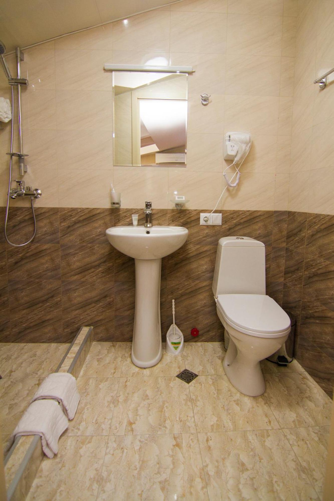 טביליסי Hotel Care Inn מראה חיצוני תמונה