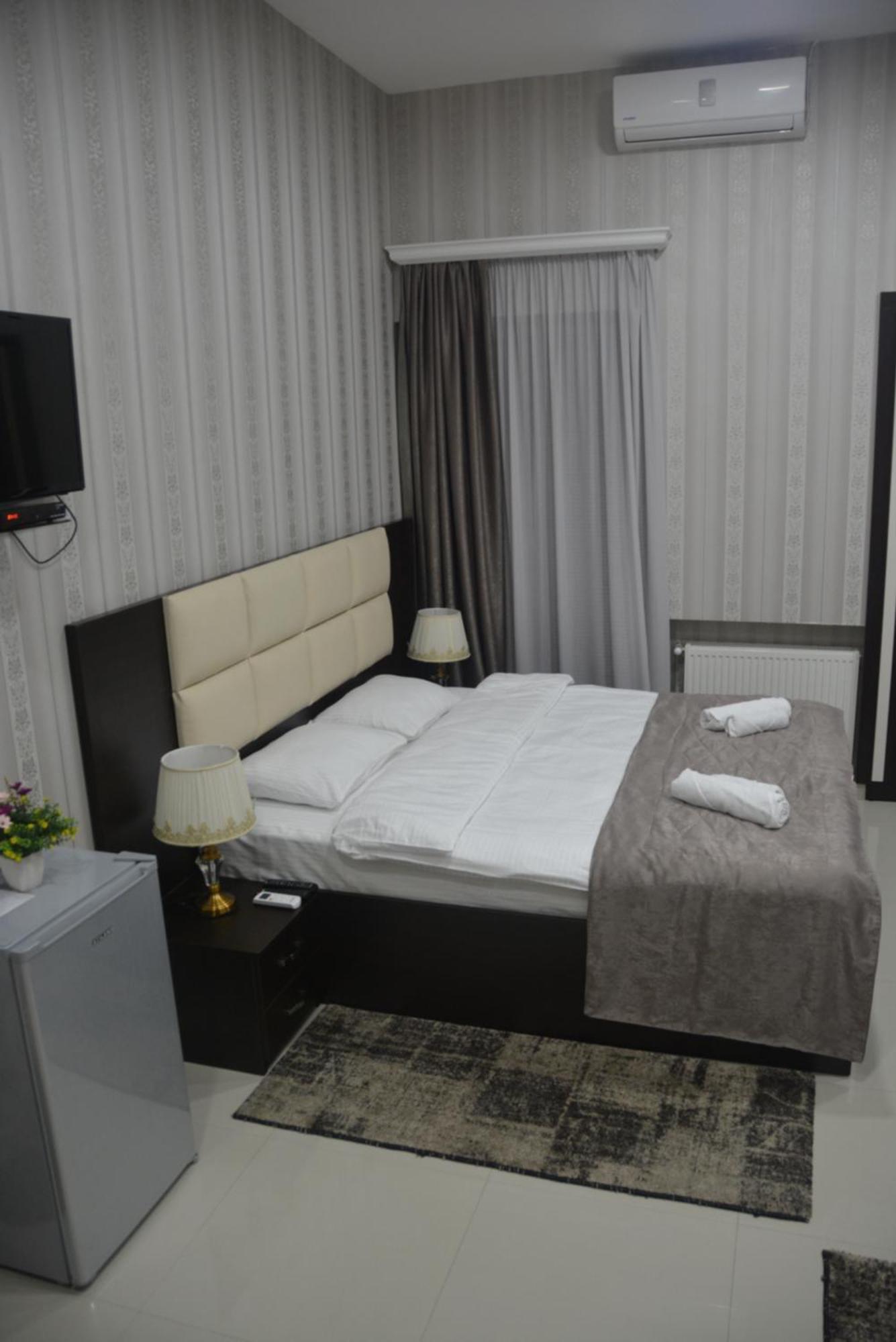 טביליסי Hotel Care Inn מראה חיצוני תמונה